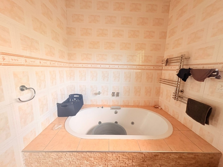 5 Bedroom Property for Sale in King Williams Town Central Eastern Cape